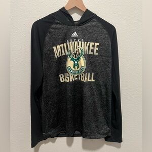 Milwaukee Bucks Lightweight Hoodie